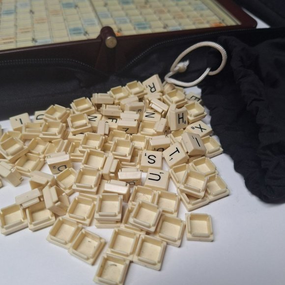 Scrabble Folio Travel Game 2001 Vintage Zipper Car Ride Pencil No Score Sheet - Picture 12 of 13